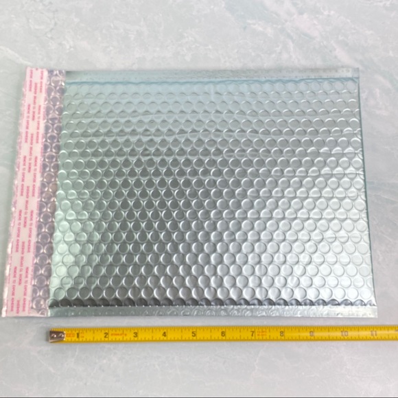 20 8.5X11 Holographic Bubble Mailers PRICE IS FIRM - Picture 4 of 8